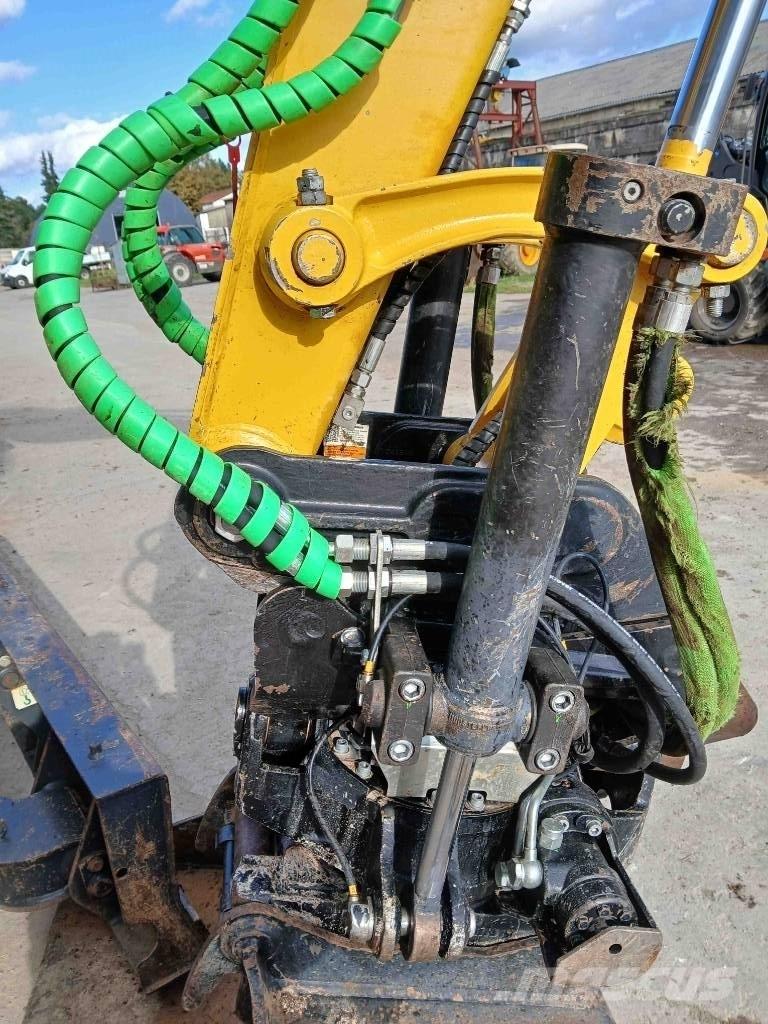 Komatsu PW 98 MR-11 Bageri na kotačima