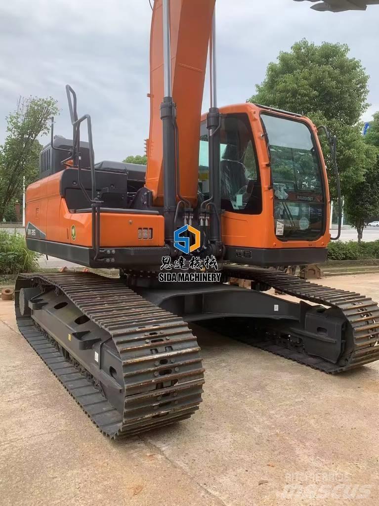 Develon DX 215 Midi bageri 7t – 12t