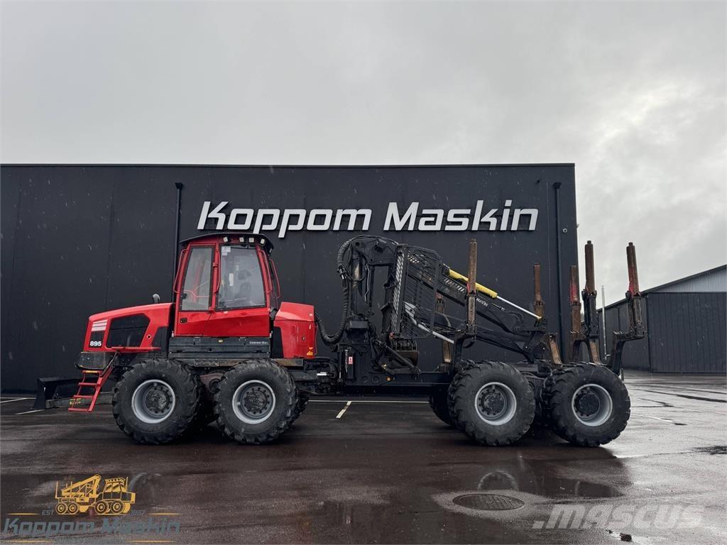 Komatsu 895 Forvarderi