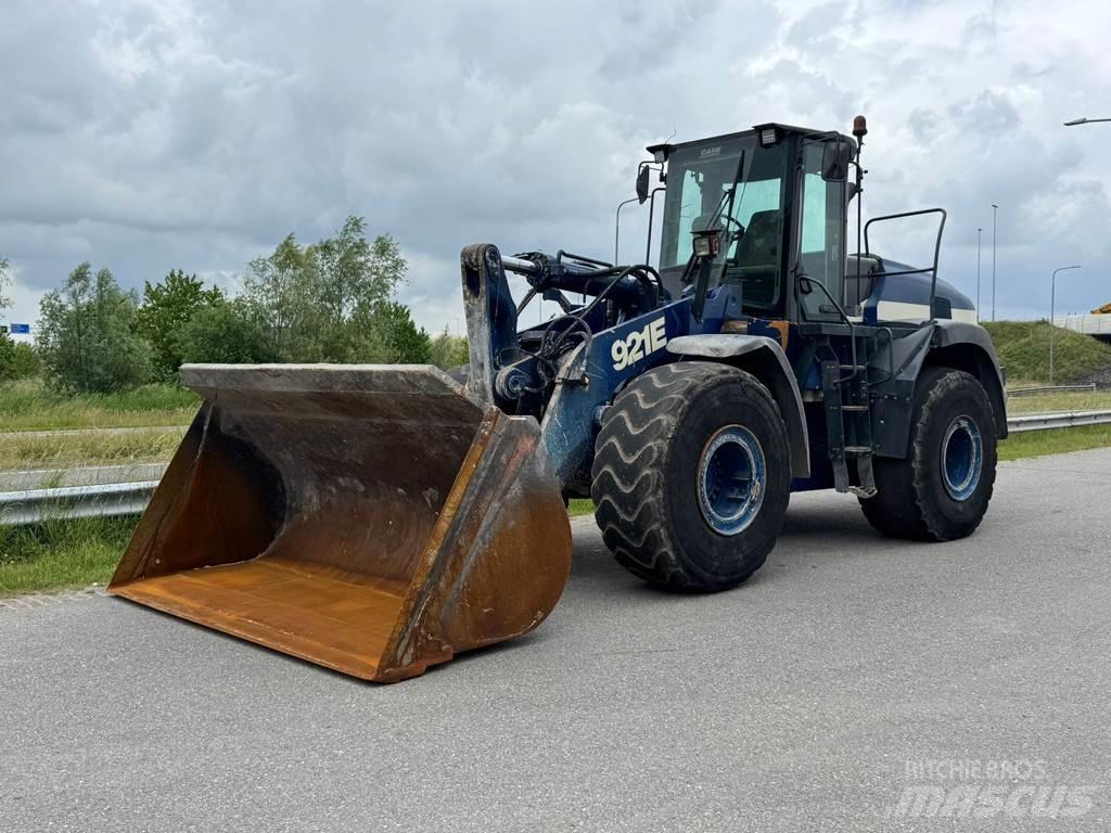 CASE 921E Utovarivači na kotačima
