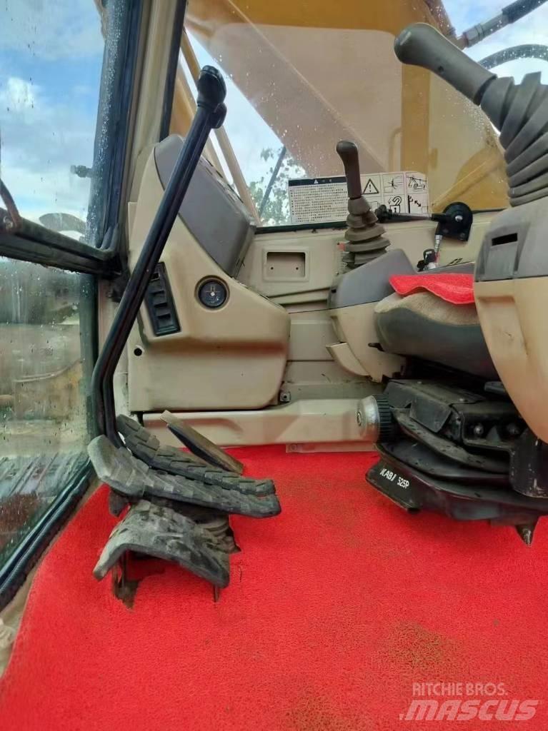 CAT 320 B L Bageri gusjeničari
