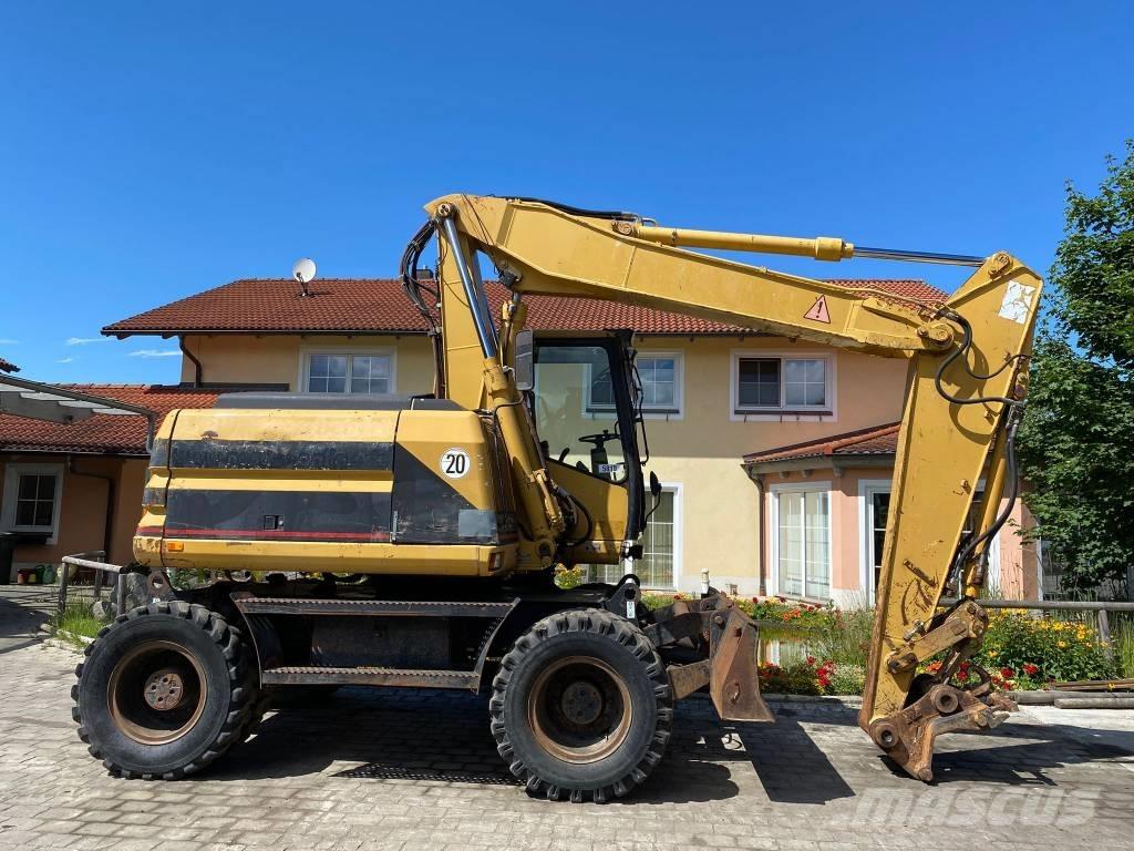 CAT M 312 Bageri na kotačima