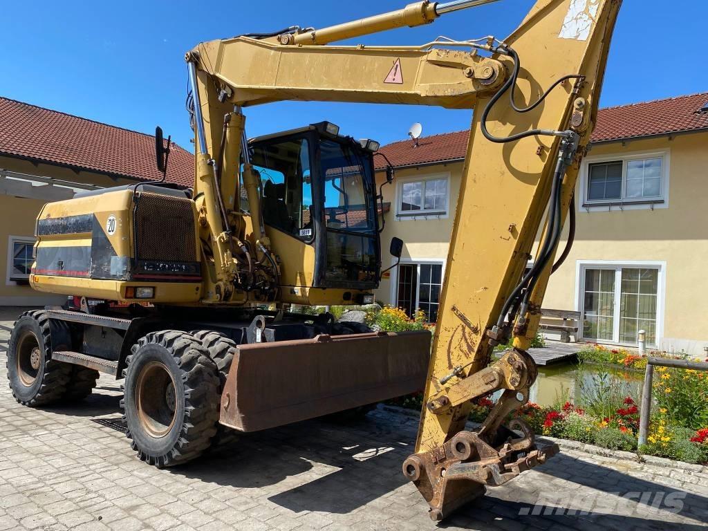CAT M 312 Bageri na kotačima