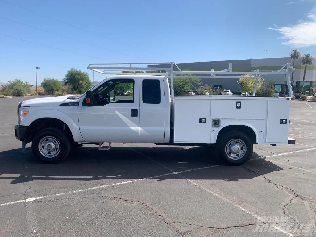 Ford F 250 XL SD Pomoćni strojevi