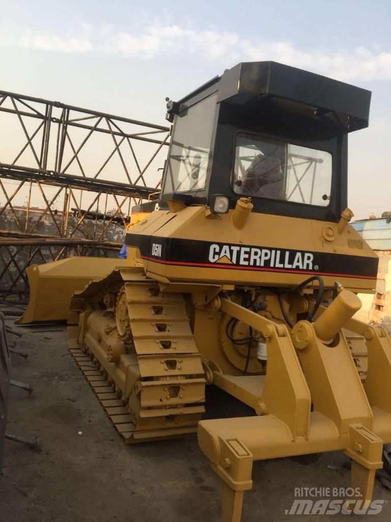 CAT D5N Buldožeri gusjeničari