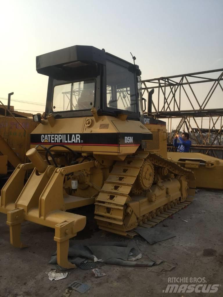 CAT D5N Buldožeri gusjeničari