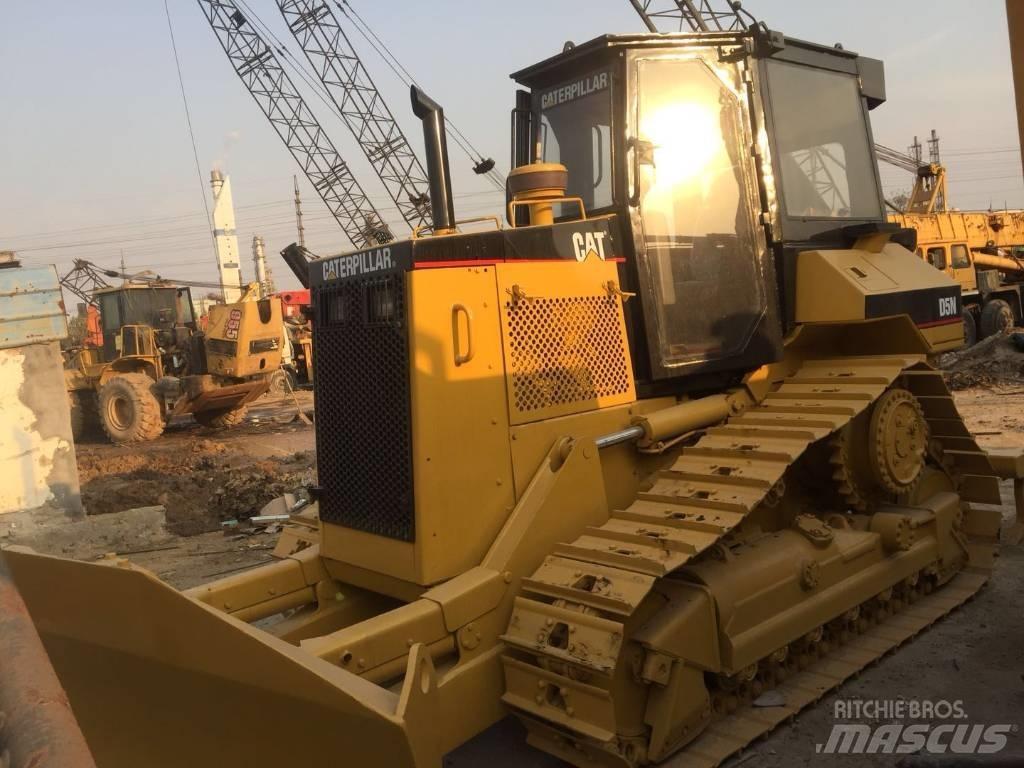 CAT D5N Buldožeri gusjeničari
