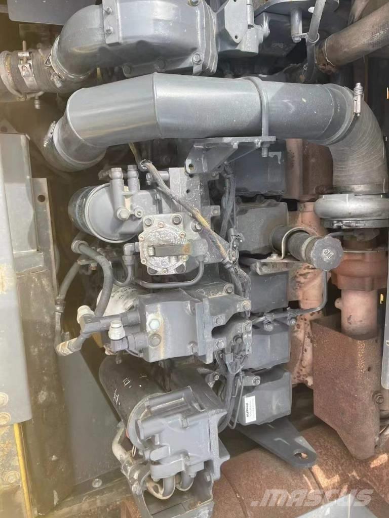 Komatsu PC 450-8 Bageri gusjeničari