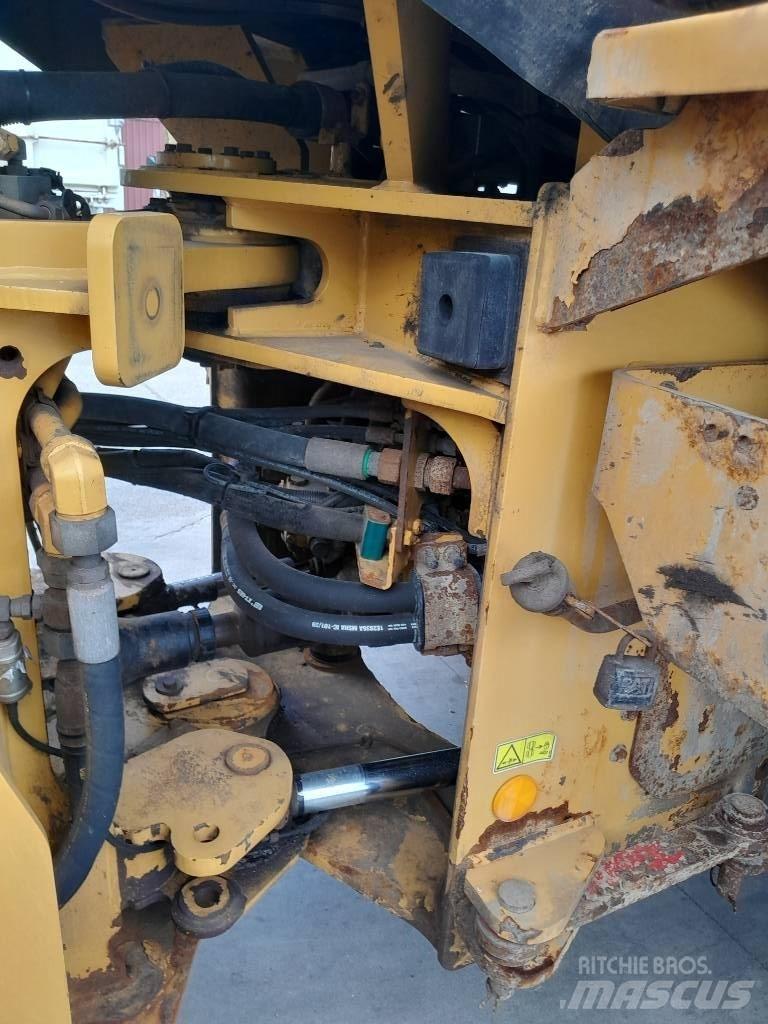 CAT 938 M Utovarivači na kotačima