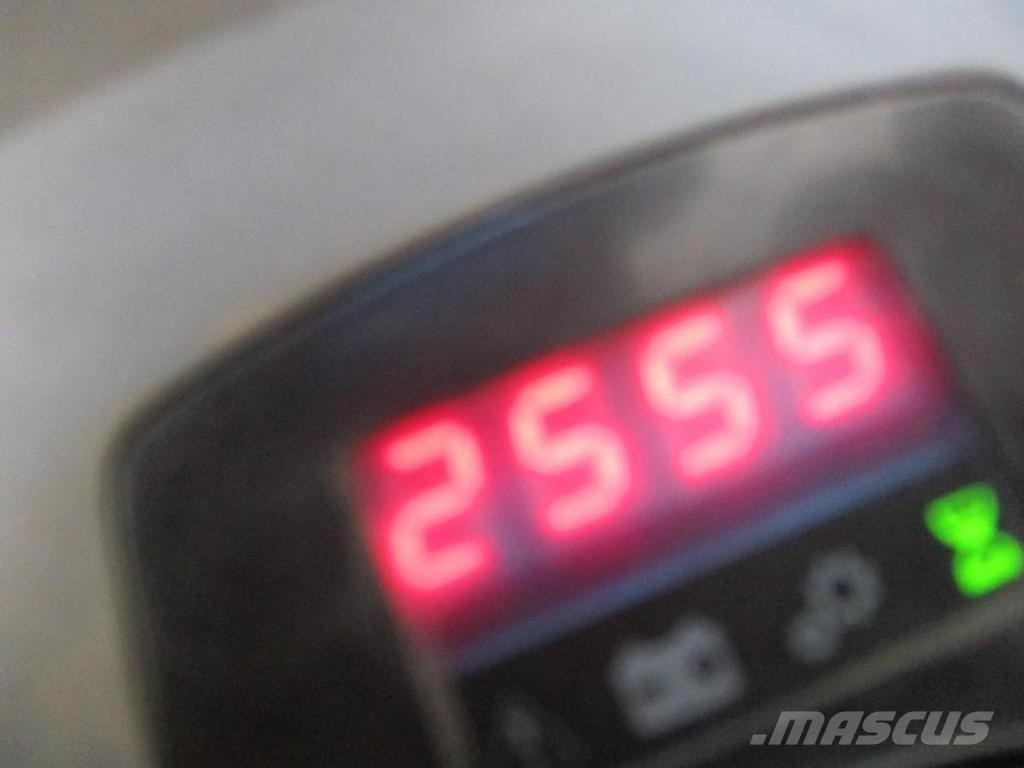 Toyota LPE250 Nisko podizni električni viličar sa platformu