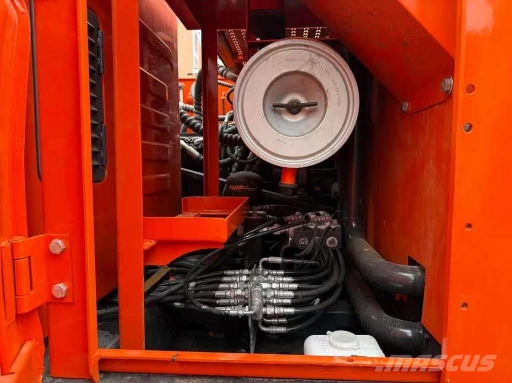 Doosan DX 225 LC Bageri gusjeničari