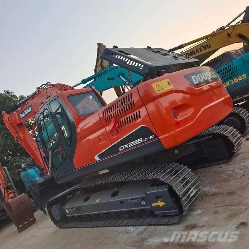Doosan DX 225 LC Bageri gusjeničari