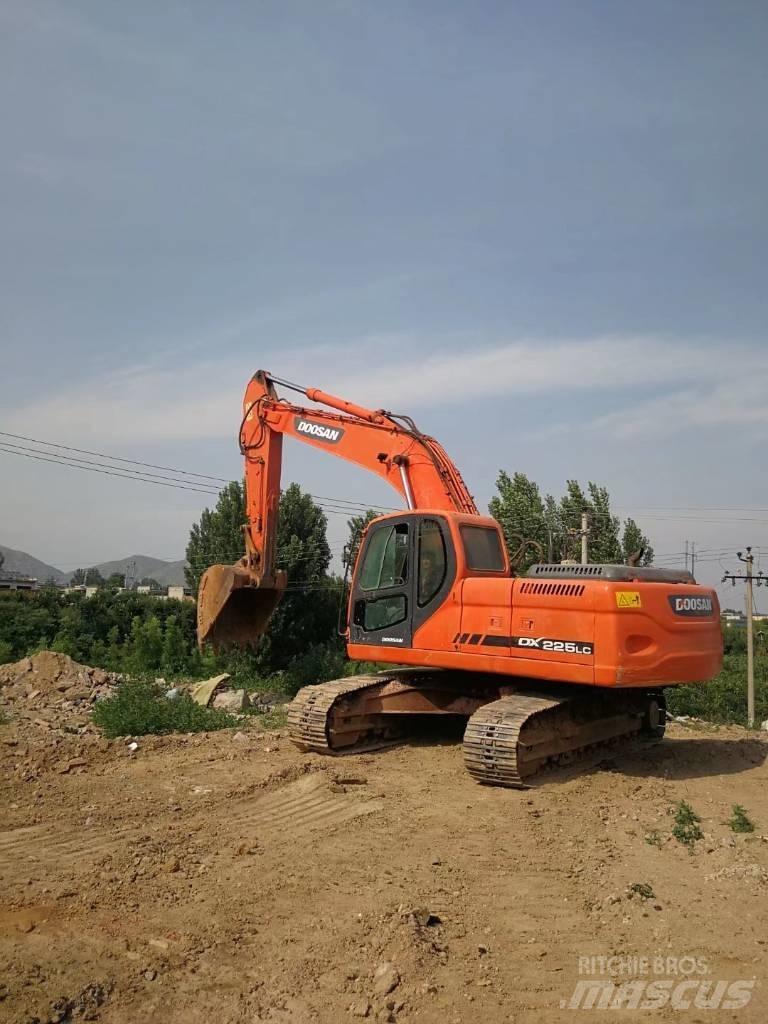 Doosan dx225 Bageri gusjeničari