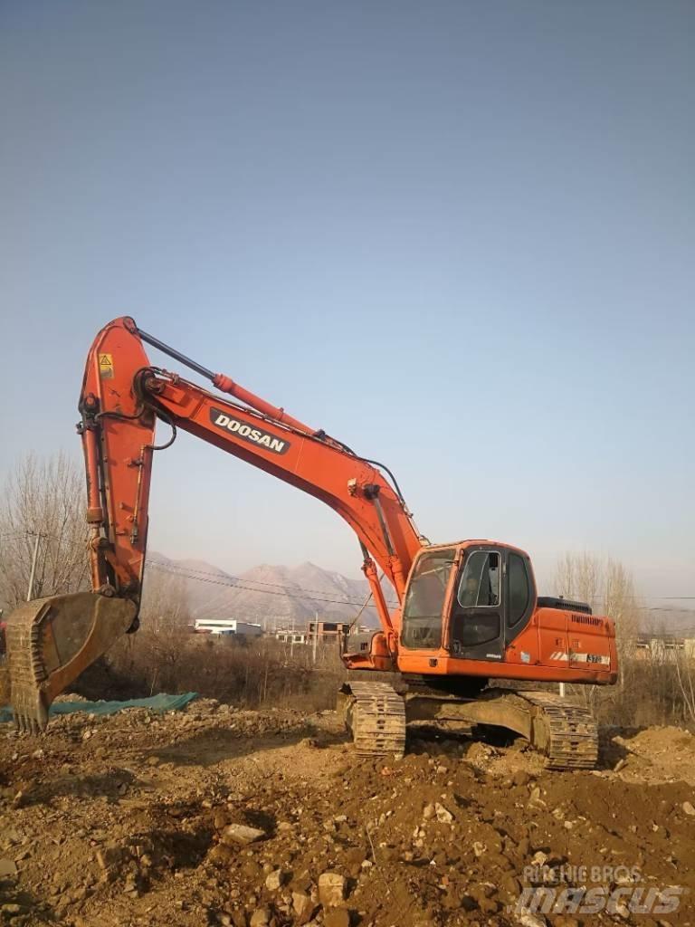 Doosan dx225 Bageri gusjeničari