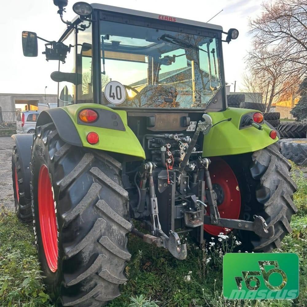 CLAAS Axos 320 Traktori
