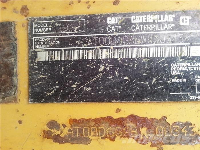 CAT D 6 G Buldožeri gusjeničari