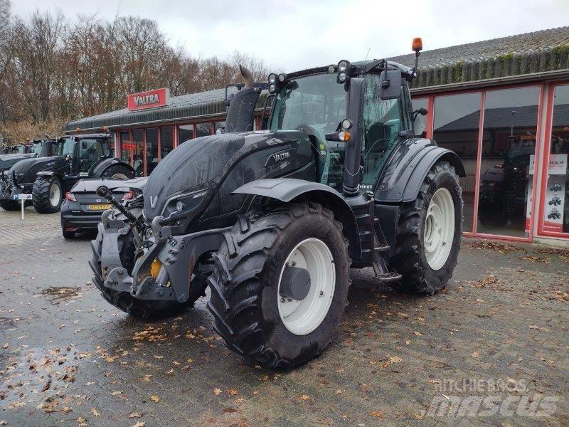Valtra T 214 D Traktori