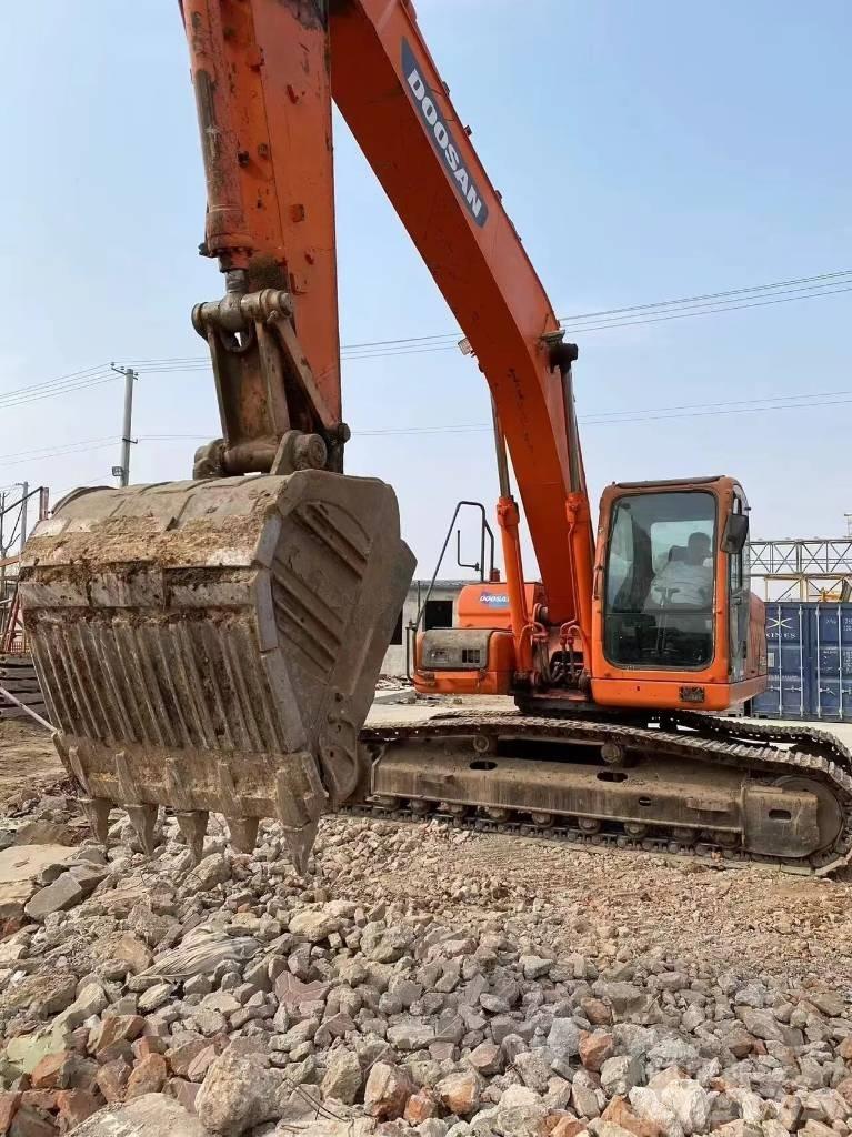 Doosan DX 225 LC Bageri gusjeničari