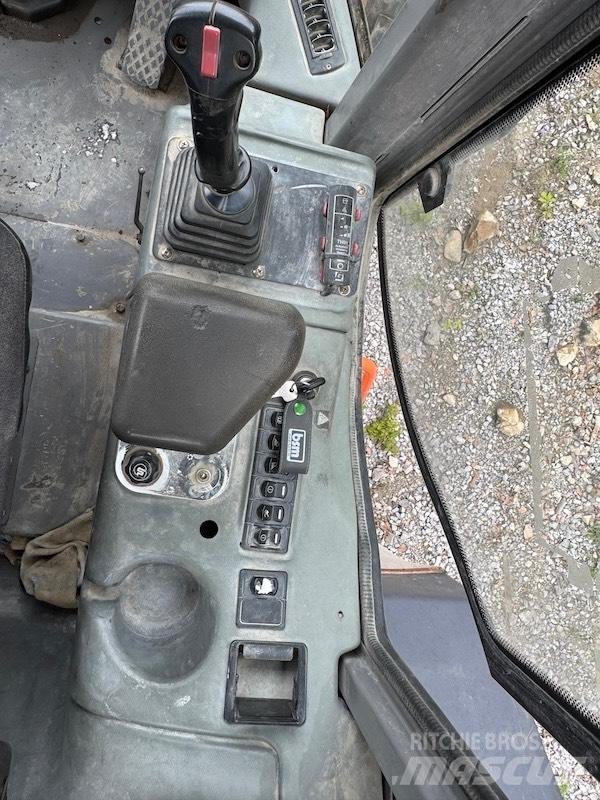 Hitachi LX 290 E Utovarivači na kotačima