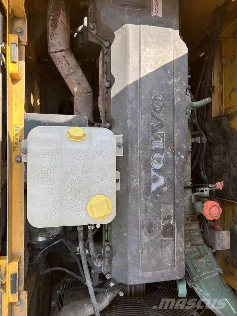 Volvo EC480D Bageri gusjeničari