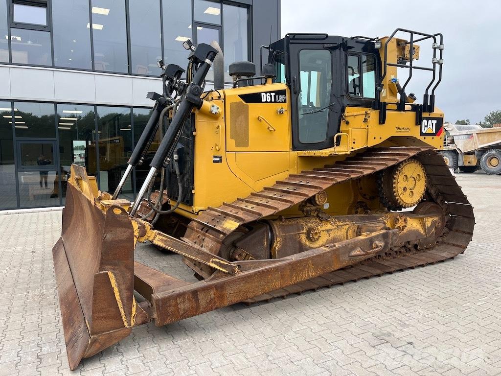 CAT D 6 T LGP Buldožeri gusjeničari