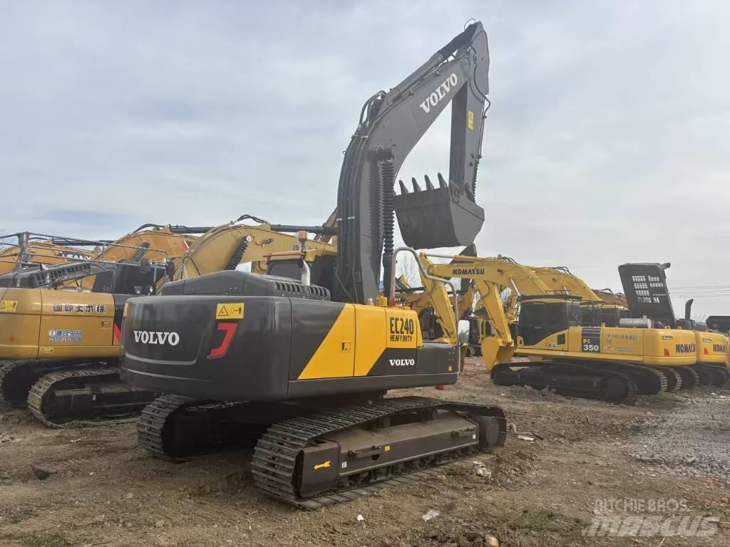 Volvo EC 240 Bageri gusjeničari