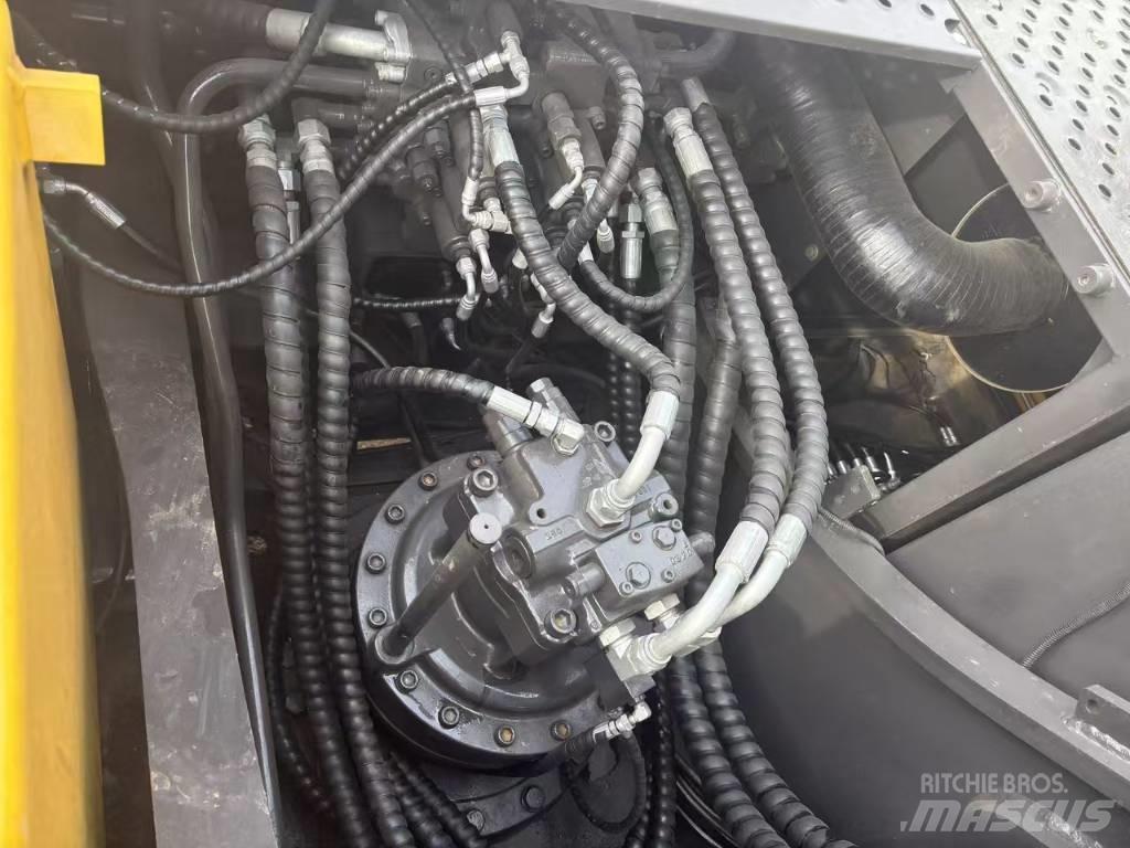 Volvo EC 240 Bageri gusjeničari