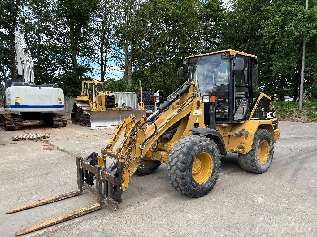 CAT 908 Utovarivači na kotačima
