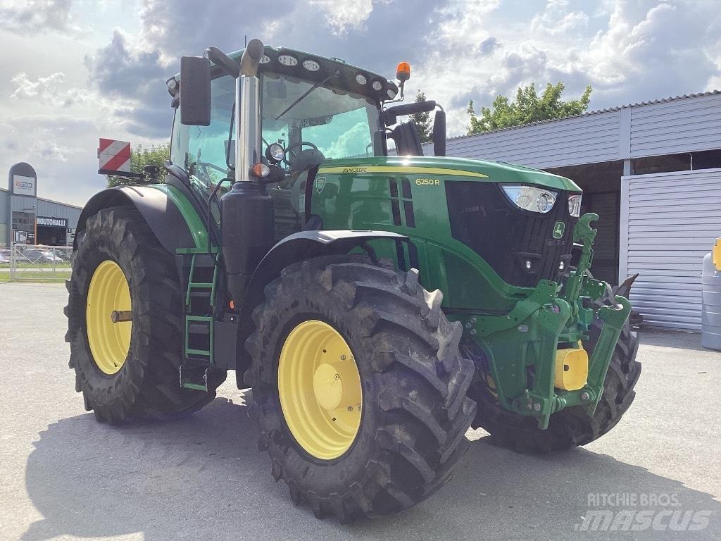 John Deere 6250 R Traktori