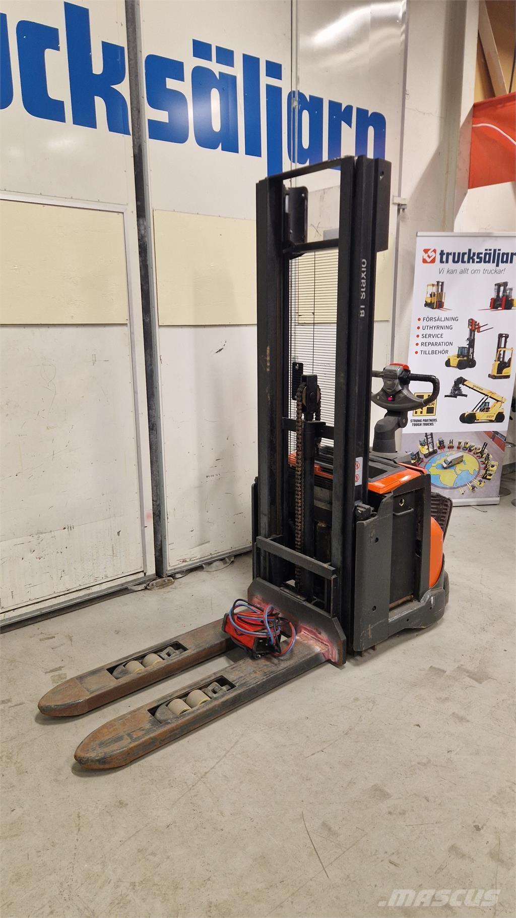 Toyota SWE120L Samopogonski ručni viličari