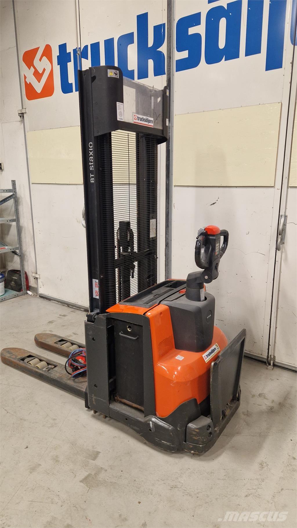 Toyota SWE120L Samopogonski ručni viličari