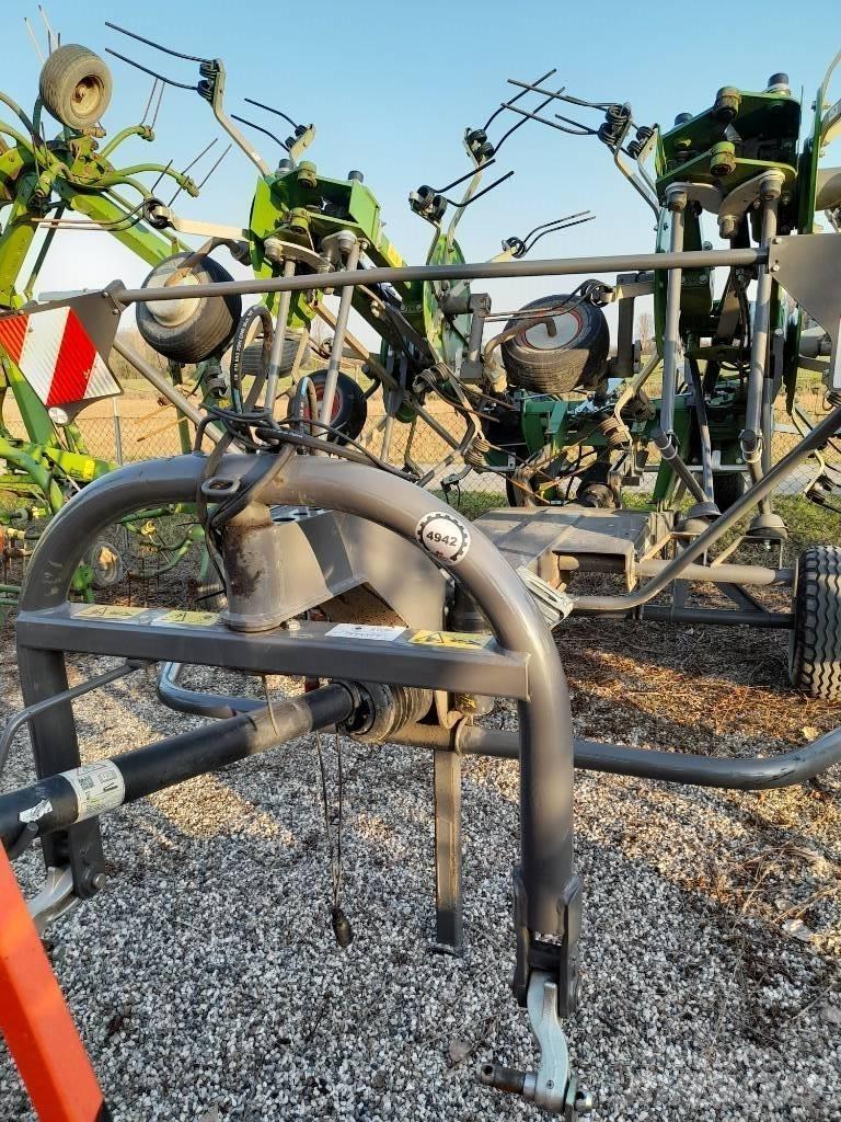 Fendt Twister 901T Okretači i sakupljači sijena