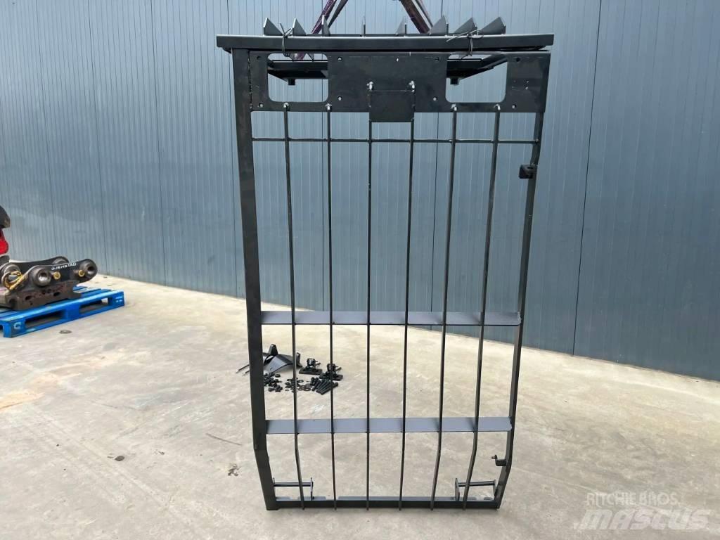 CAT 325C Guard Kabine i unutrašnjost