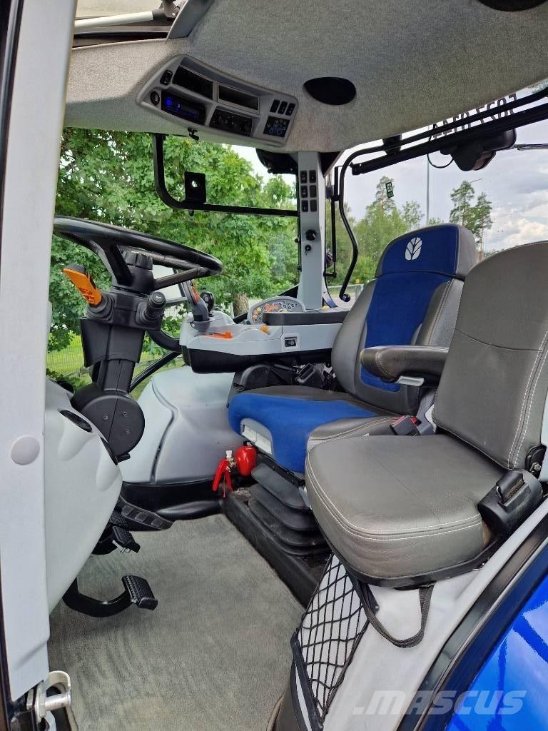 New Holland T 7.245 Traktori