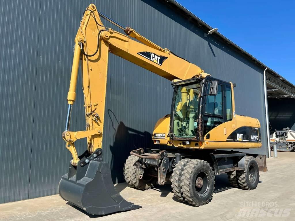 CAT M316C Bageri na kotačima