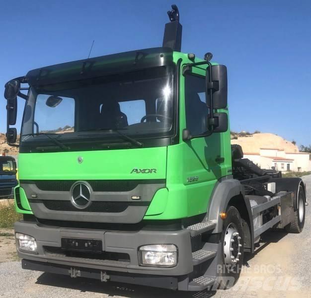 Mercedes-Benz 1829 Demontažnii kamioni za podizanje kabela