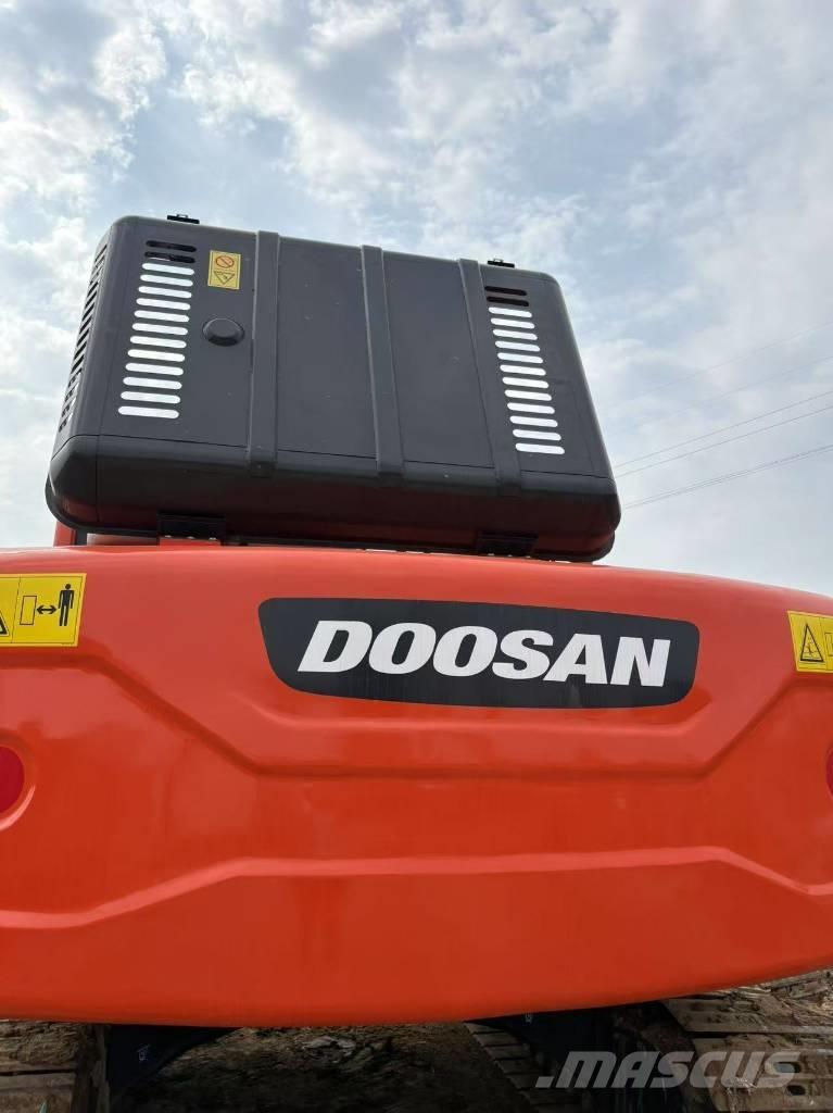 Doosan DX225LC-9C Bageri gusjeničari