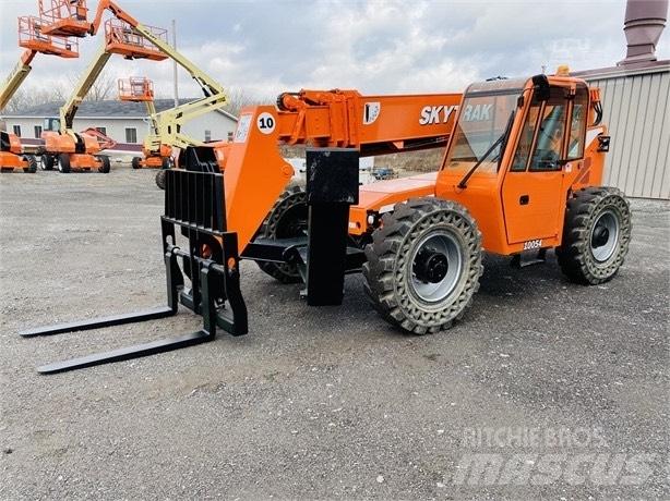 SkyTrak 10054 Teleskopski viličari