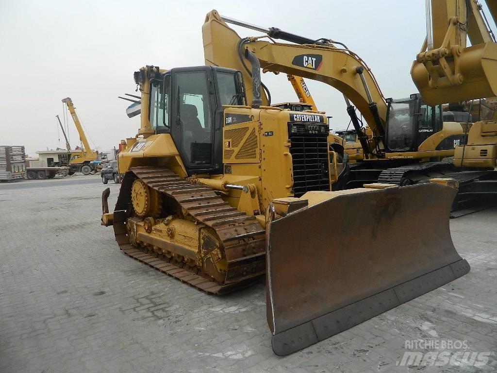 CAT D 6 N XL Buldožeri gusjeničari