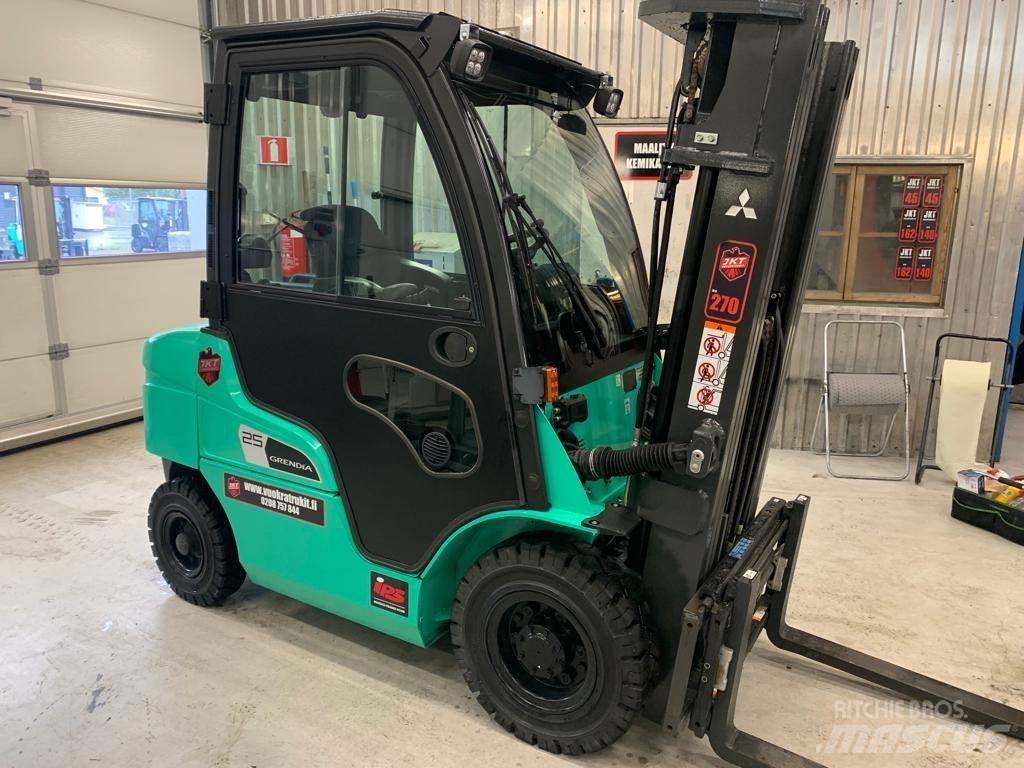 Mitsubishi FD25N3 Dizelski viličari