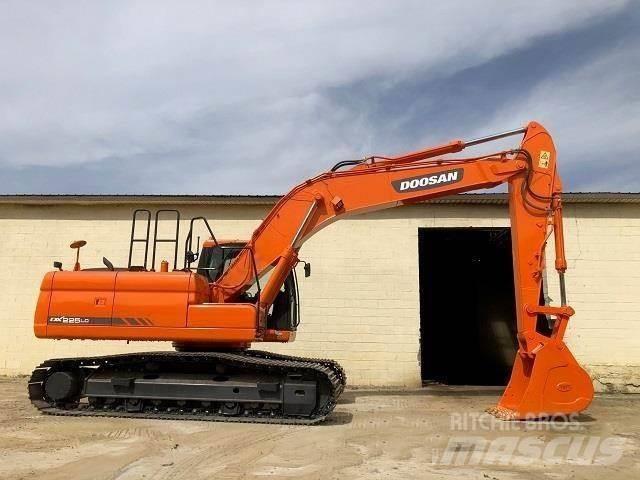 Doosan DX 225 Bageri gusjeničari