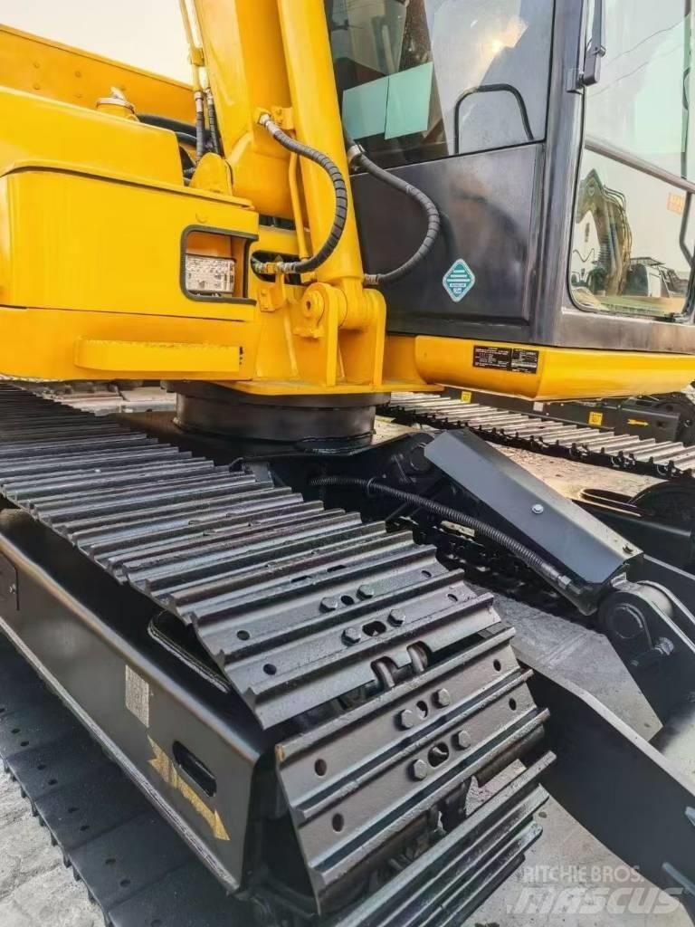 Komatsu 70-8 Bageri gusjeničari