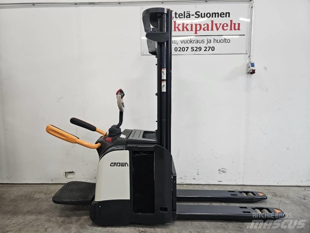 Crown ETi 4000 1.6 Samopogonski ručni viličari