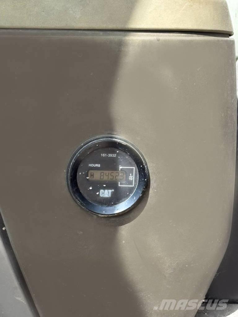 CAT 320 D L Bageri gusjeničari