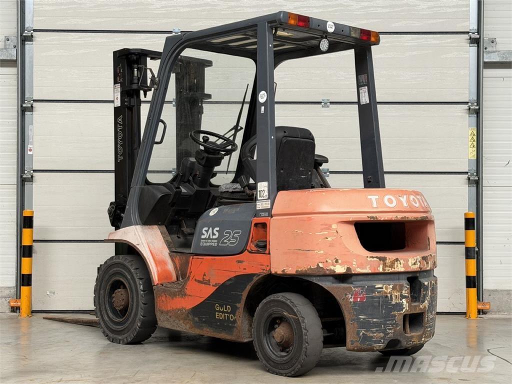 Toyota 62-7FDF25 Dizelski viličari