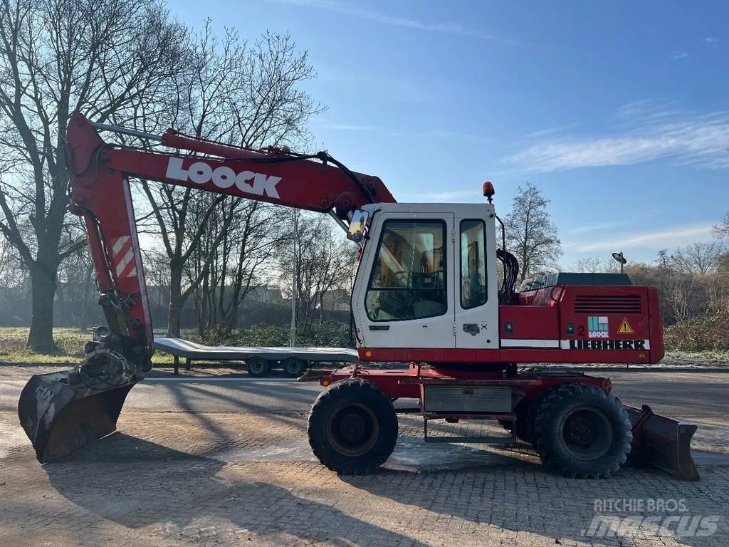 Liebherr 902 Bageri na kotačima