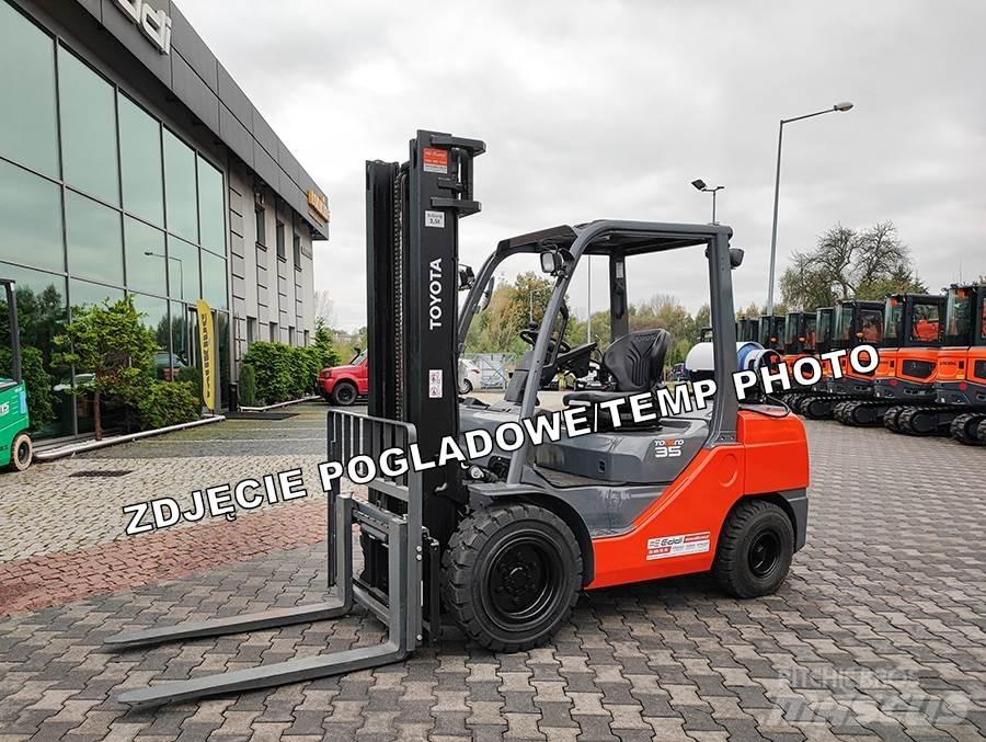Toyota 02-8FGJF35 Plinski viličari