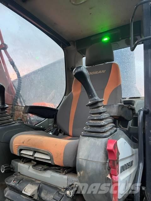 Doosan DX 140 LC-3 Bageri gusjeničari