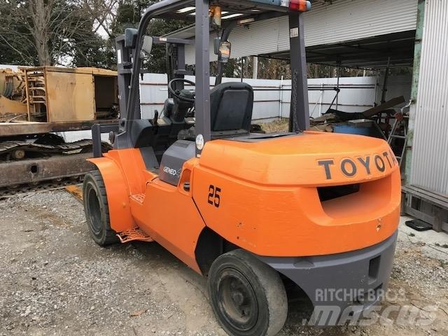 Toyota 7 FD 40 Dizelski viličari