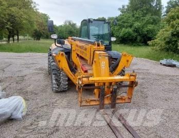 JCB 540-140 Teleskopski viličari
